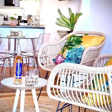 Le Rocamare -superb-atypical Sea View-a.c-wifi Апартаменты