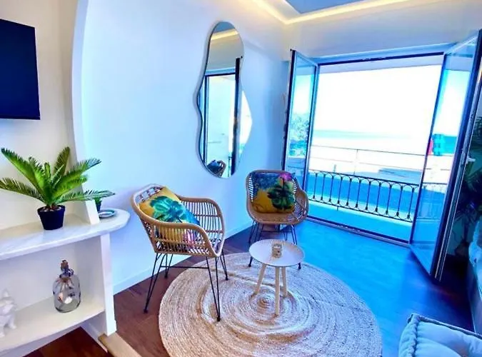 Le Rocamare -superb-atypical Sea View-a.c-wifi شقة *