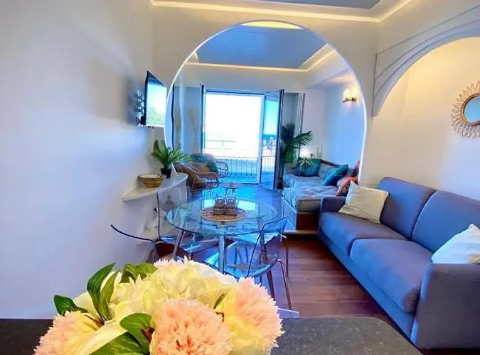 Le Rocamare -superb-atypical Sea View-a.c-wifi شقة *