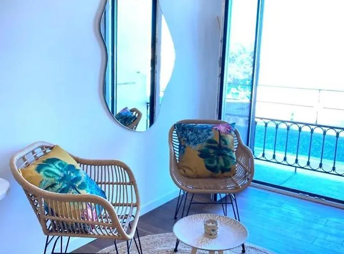 Le Rocamare -superb-atypical Sea View-a.c-wifi شقة نيس