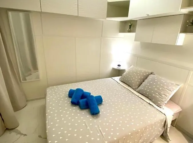 Le Rocamare -superb-atypical Sea View-a.c-wifi نيس