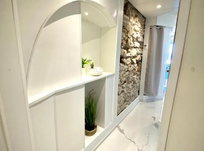 Le Rocamare -superb-atypical Sea View-a.c-wifi شقة نيس