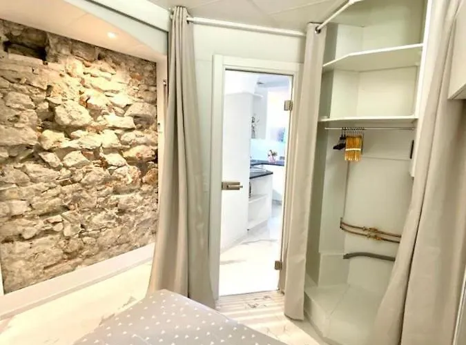Le Rocamare -superb-atypical Sea View-a.c-wifi نيس