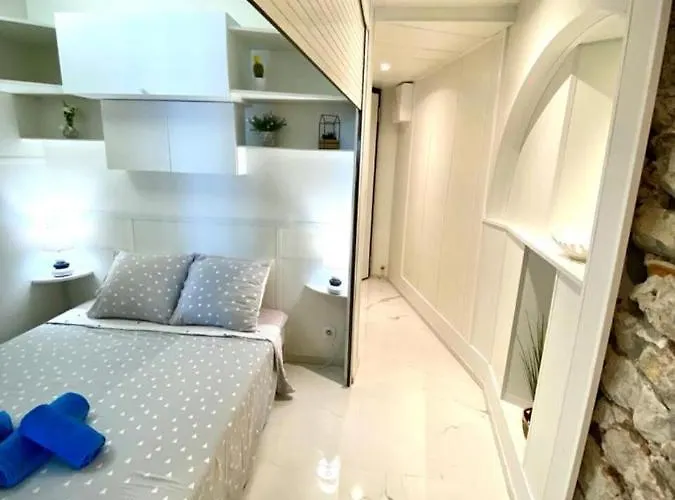 Le Rocamare -superb-atypical Sea View-a.c-wifi * نيس