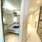 Le Rocamare -superb-atypical Sea View-a.c-wifi Apartman